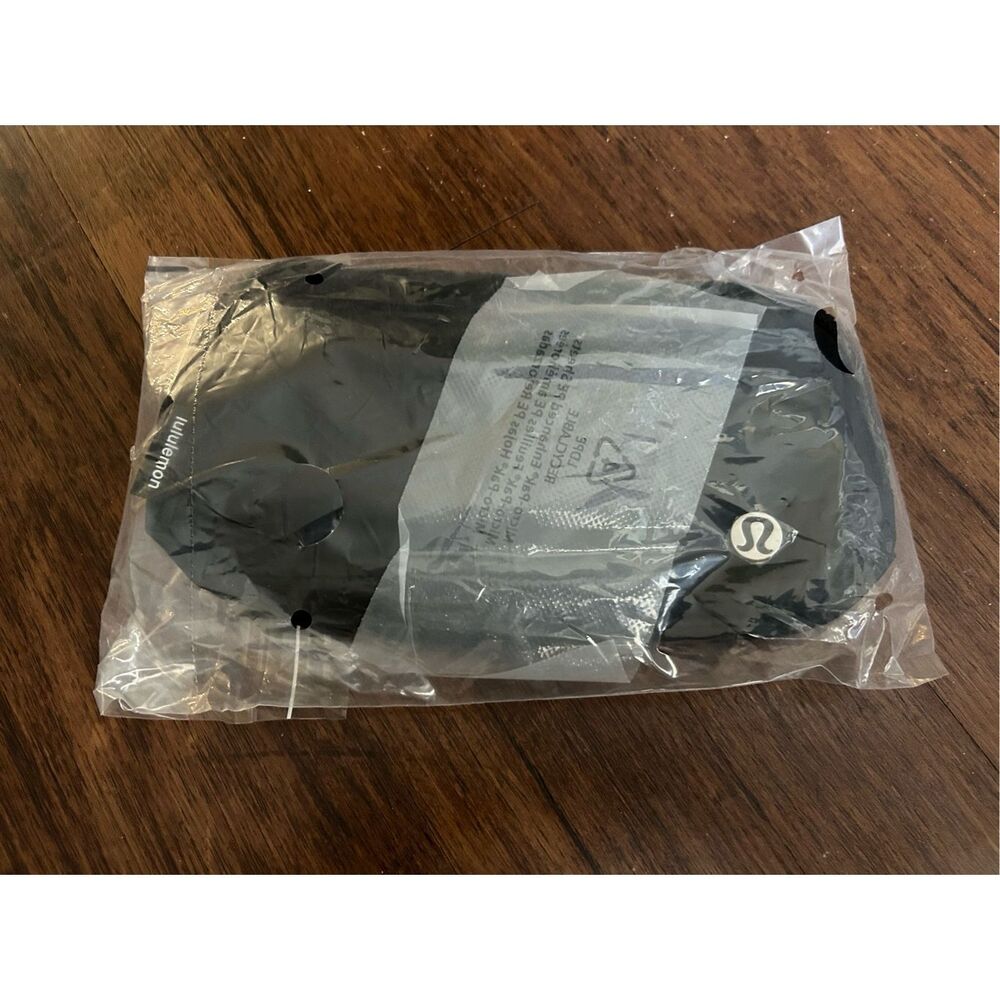 Black Lululemon everywhere Belt bag 1L